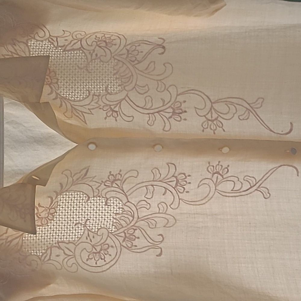 Cornet Peach Cream Button Down Shirt with Subtle Detailing. Sz. XXXL. 100% Linen